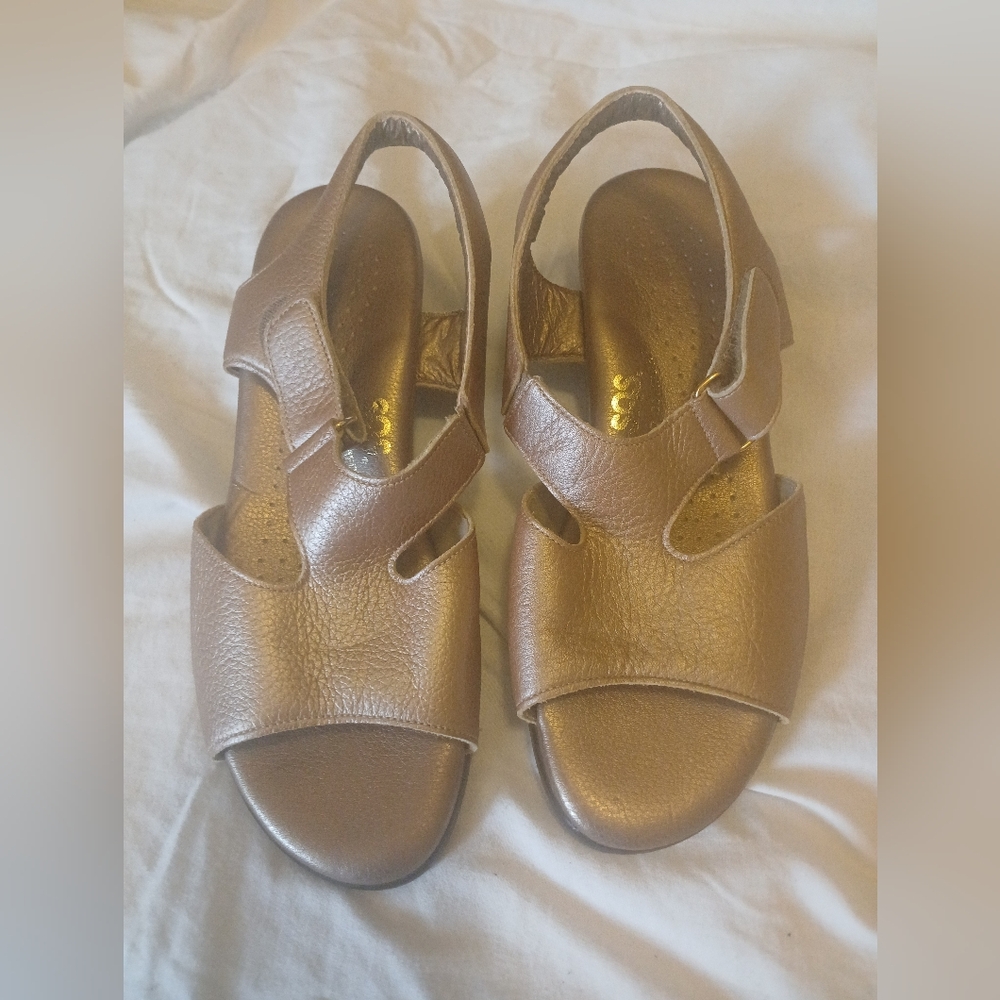 SAS Tripad Comfort 'Suntimer' Gold Leather Womens Sz. 6.5W Comfort Slingback
